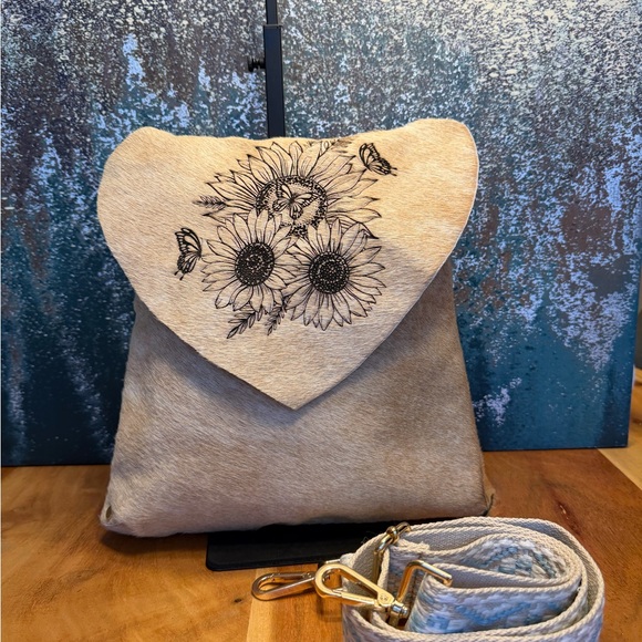 Handburned Sunflower Cowhide Crossbody Bag with Woven Guitar Strap -NWOT’s - Picture 4 of 16